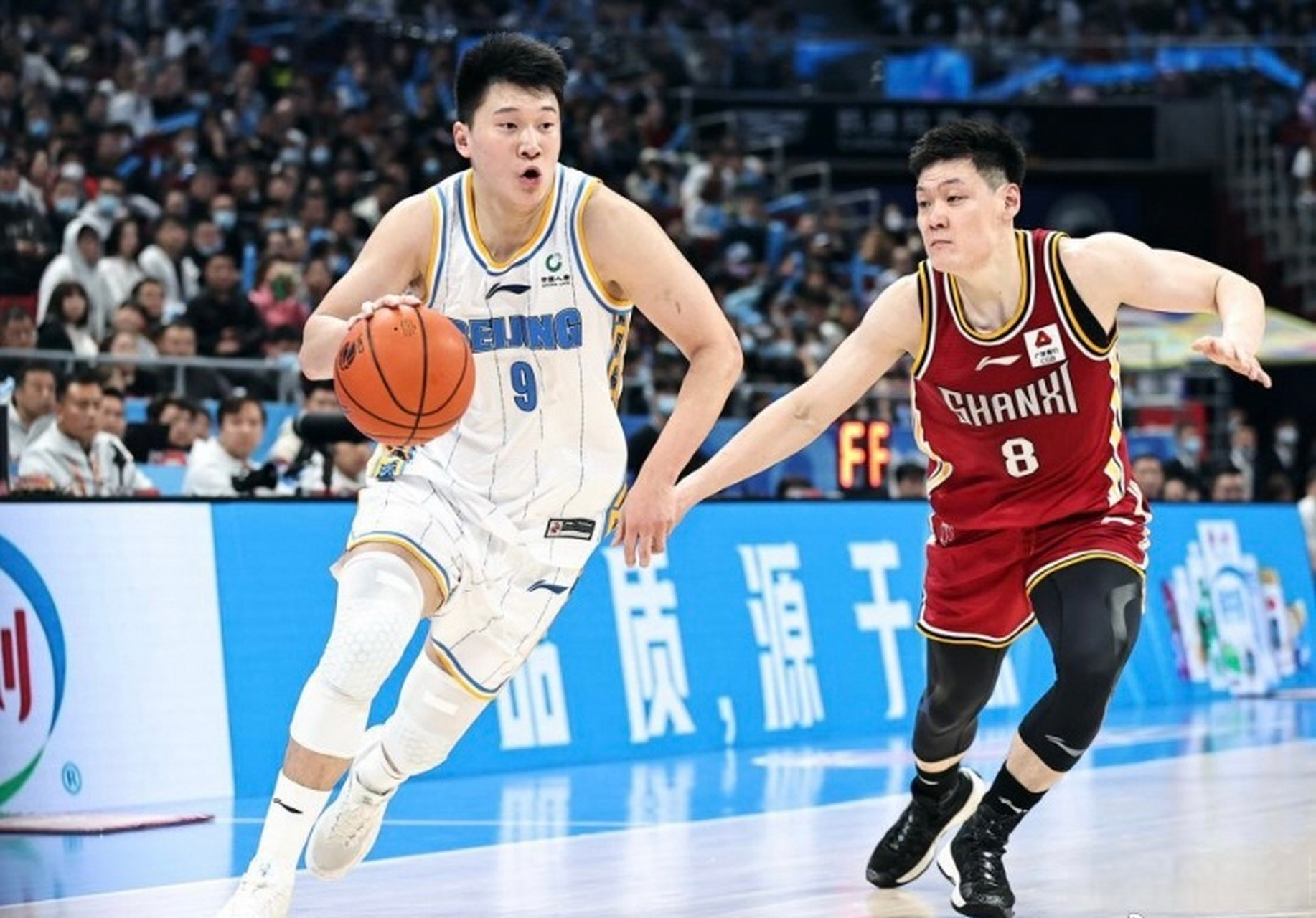 关于北京首钢队火力全开，击败对手轻松取胜的信息